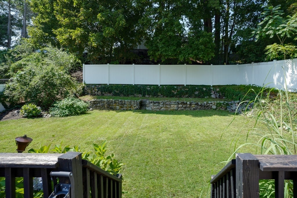18 Ellis St, Woburn, MA Photo #8
