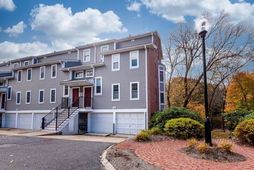20 North Stone Mill Dr 1016