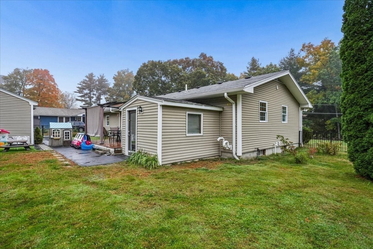 8 Brown Rd, Shirley, MA, 8 Brown Rd, Shirley, MA Photo #37