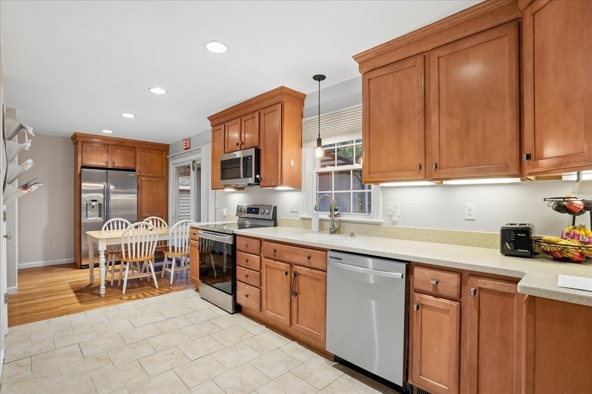 8 Brown Rd, Shirley, MA, 8 Brown Rd, Shirley, MA Photo #2