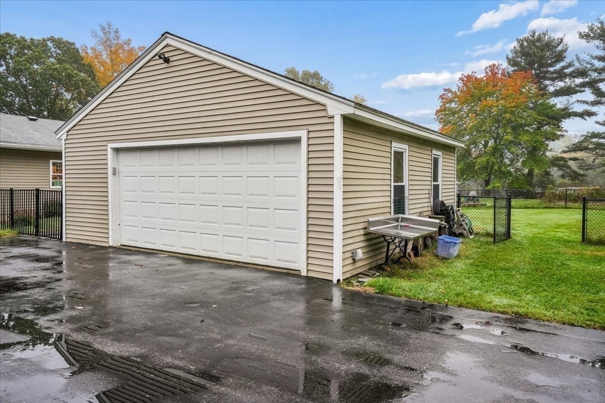 8 Brown Rd, Shirley, MA, 8 Brown Rd, Shirley, MA Photo #38