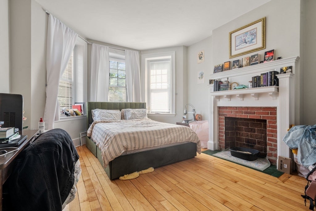 1157 Commonwealth Ave 1
