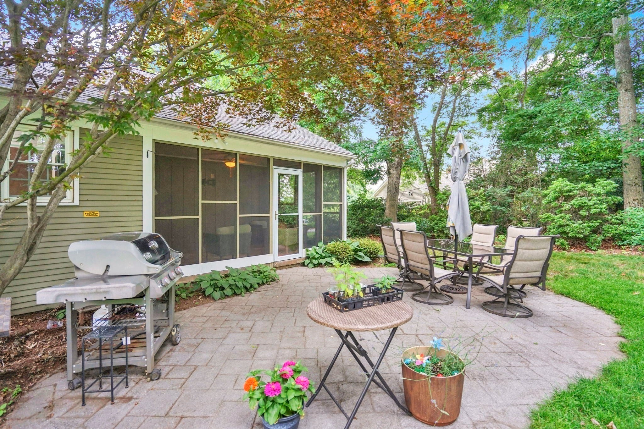 27 Eastwood Dr