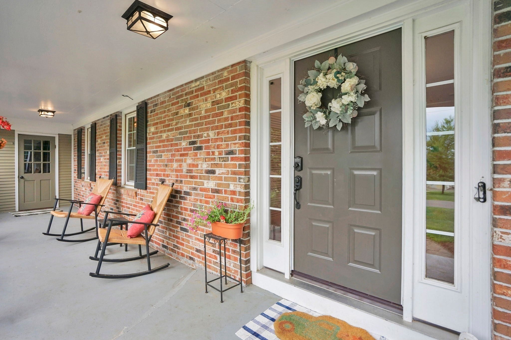 27 Eastwood Dr