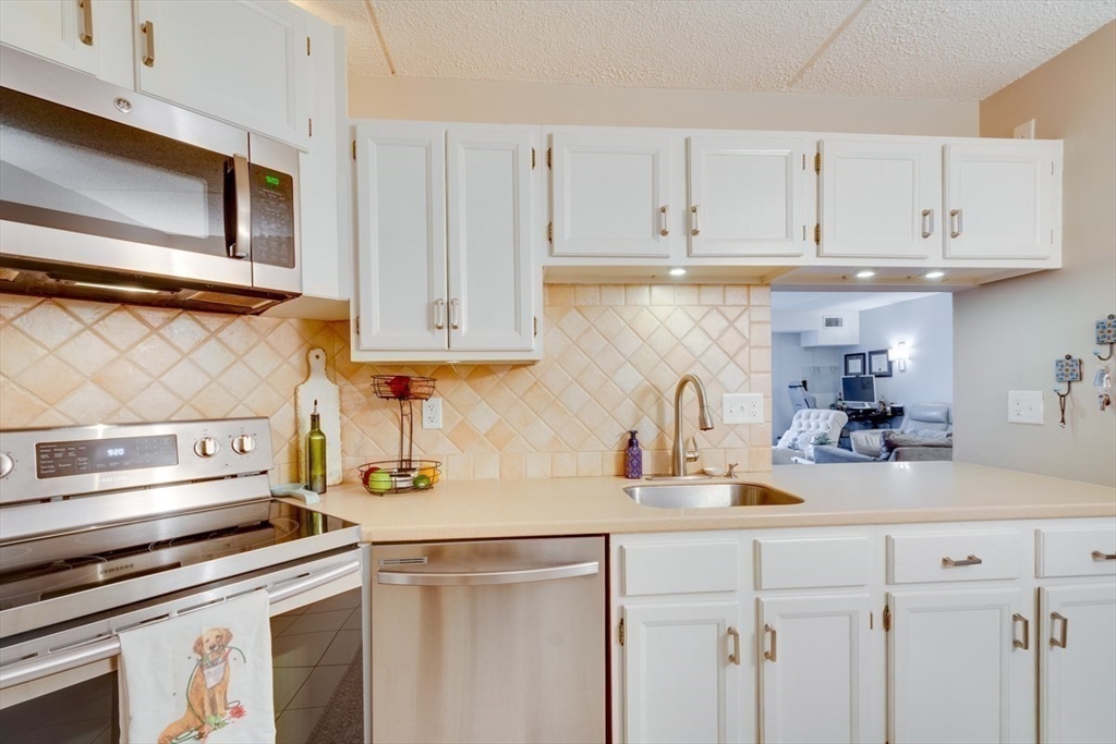 289 Elm St 34B