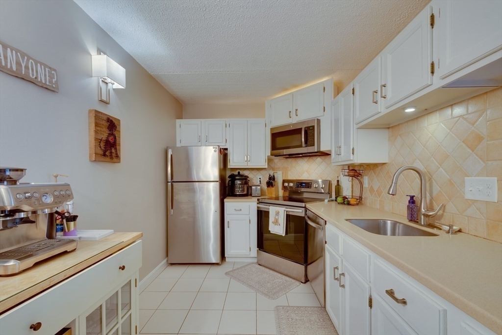 289 Elm St 34B