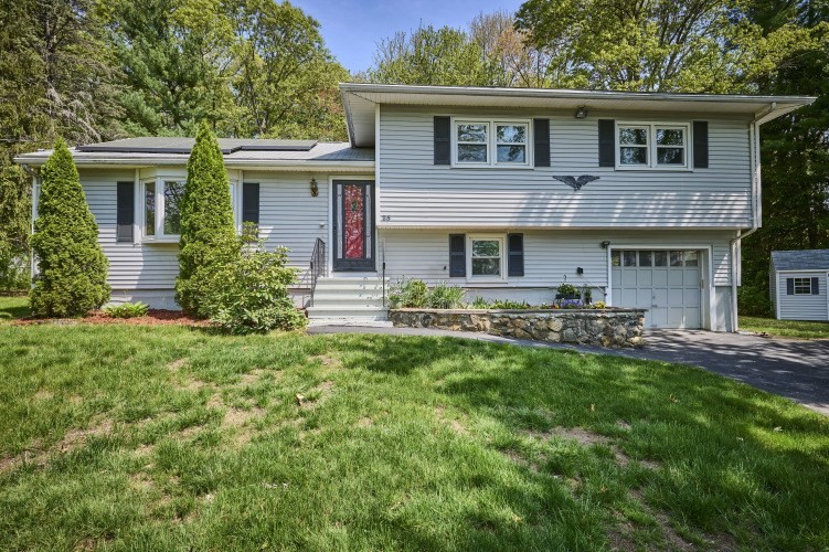 Acton, Massachusetts 01720, United States, 3 Bedrooms Bedrooms, ,2 BathroomsBathrooms,Residential,Active,131328