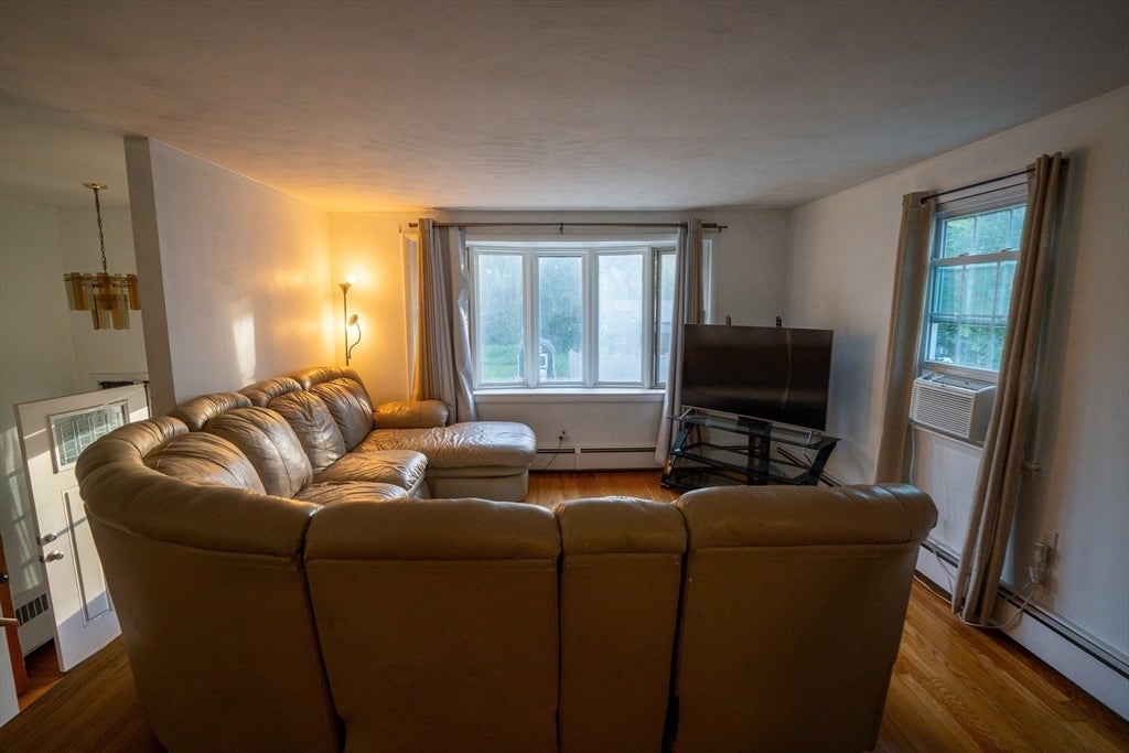 65 Harold St, Worcester, MA, 65 Harold St, Worcester, MA Photo #4
