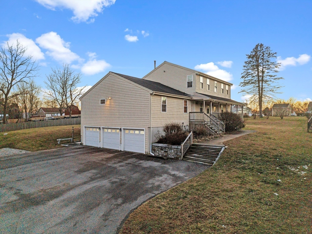 7 Deerfield Ln