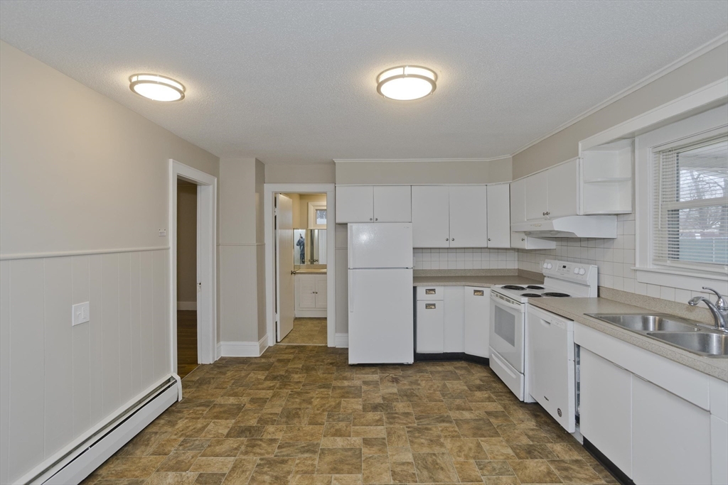 177 Marion St, Chicopee, MA, 177 Marion St, Chicopee, MA Photo #10