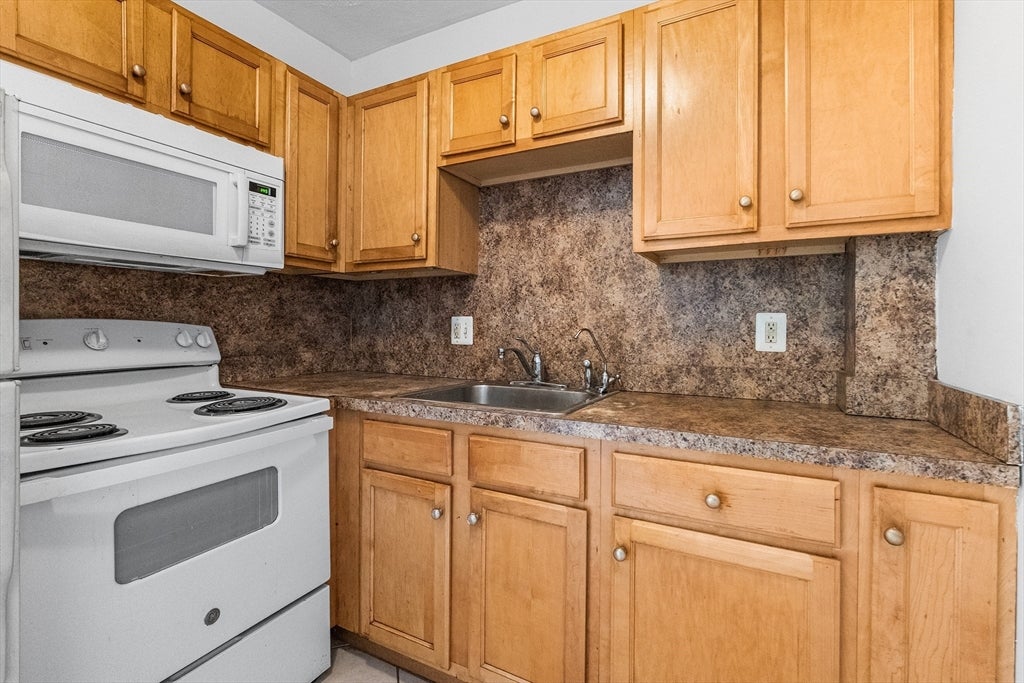 46 Adams St D6