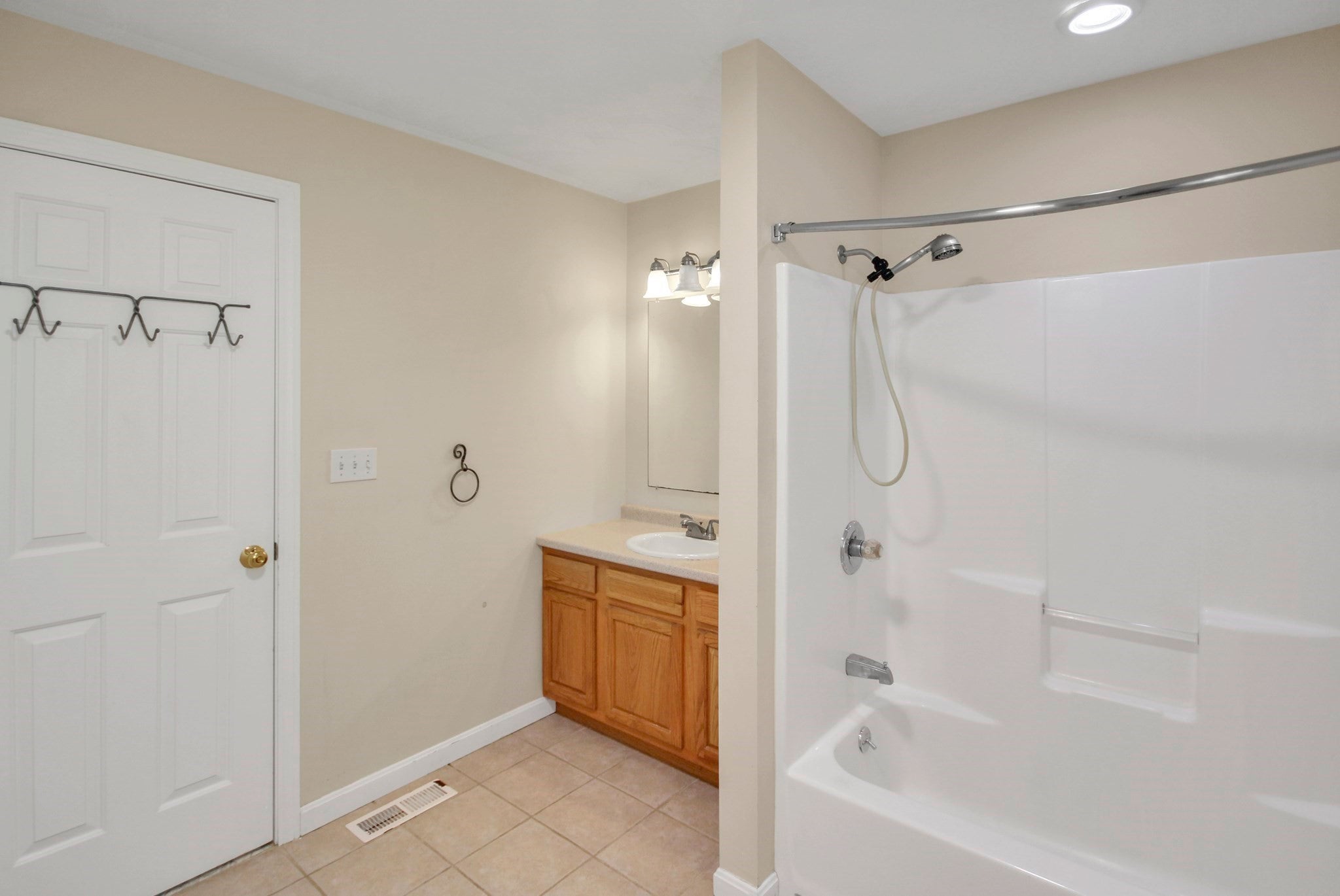 170 Bay State Rd, Methuen, MA Photo #29