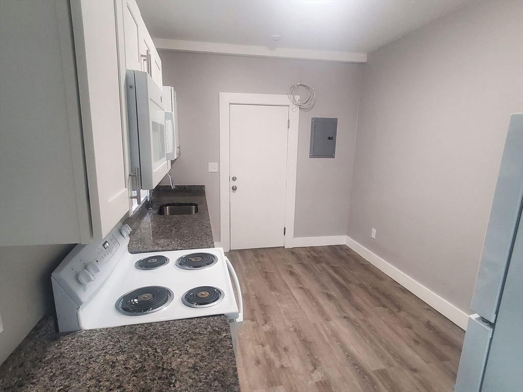 738 Washington Street 11