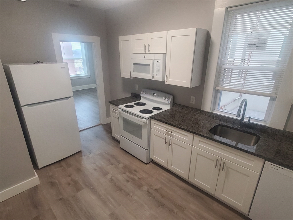 738 Washington Street 11