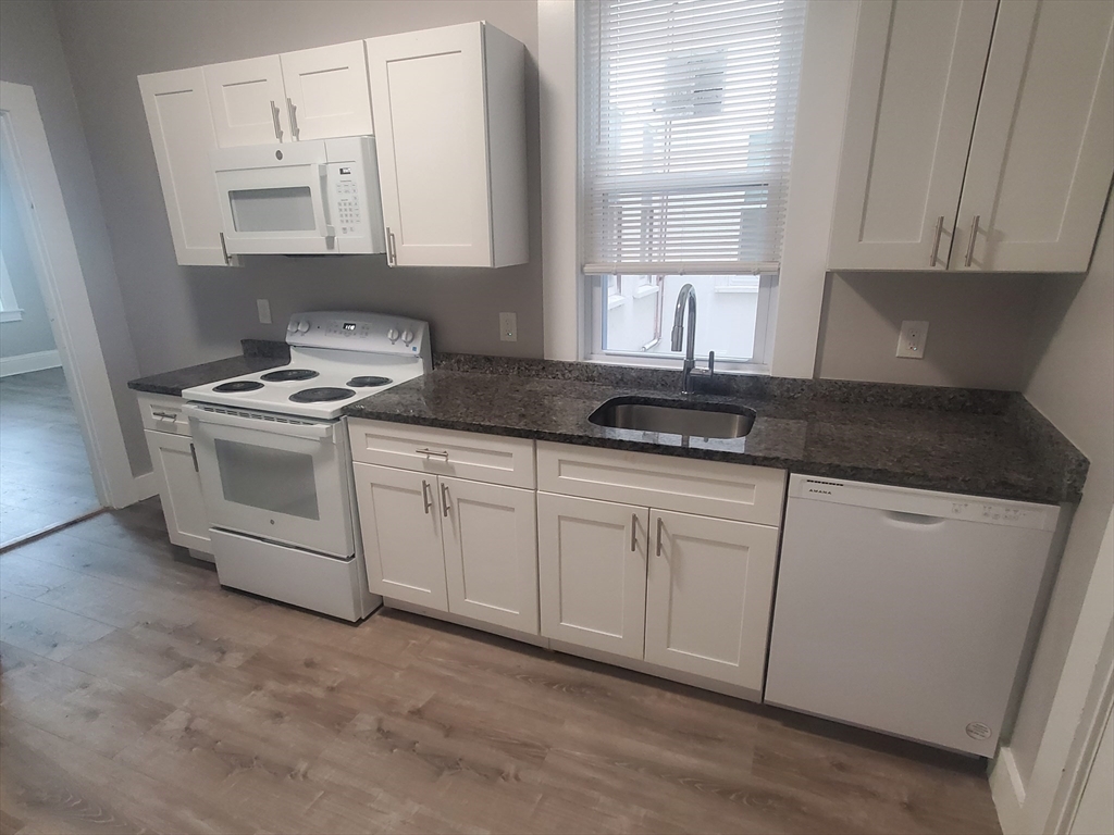 738 Washington Street 11