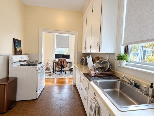 2-4 Saunders St, Salem, MA Photo #18