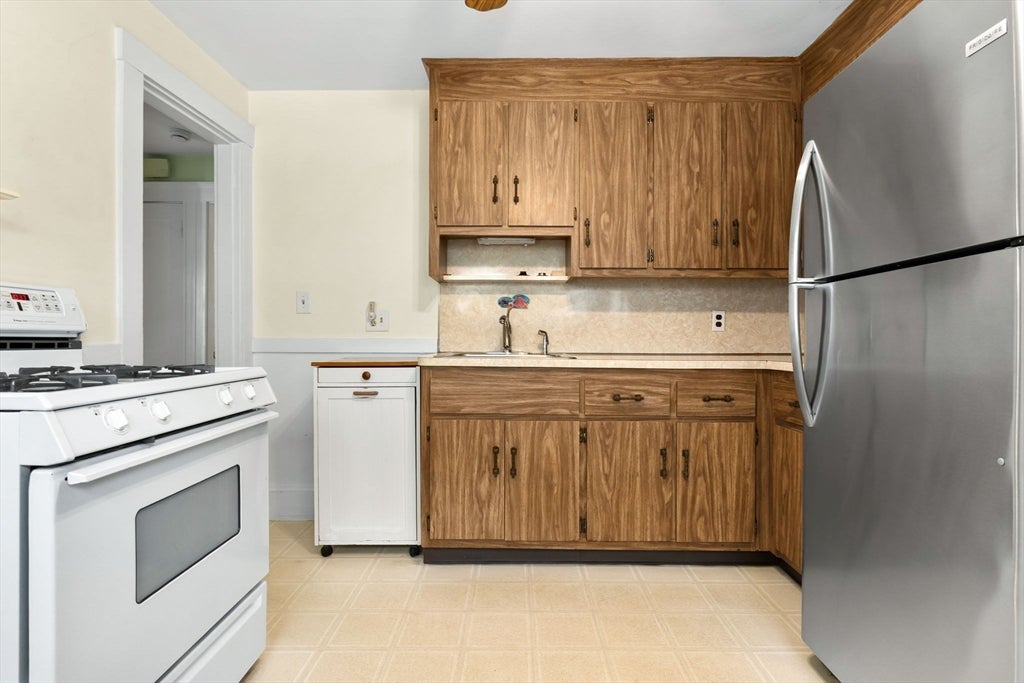 16 Harding Ave #16, Belmont, MA Photo #16