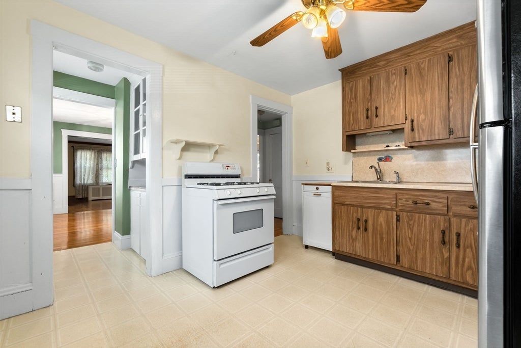 16 Harding Ave #16, Belmont, MA Photo #15