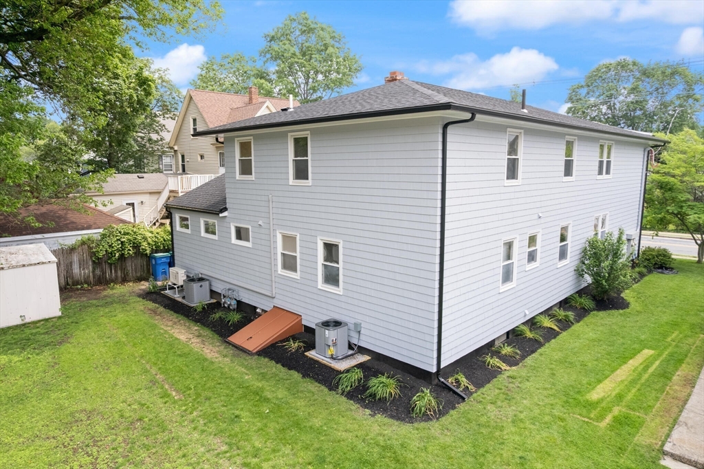 160 Waverley St 160