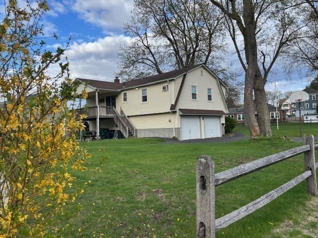 16 Watson St