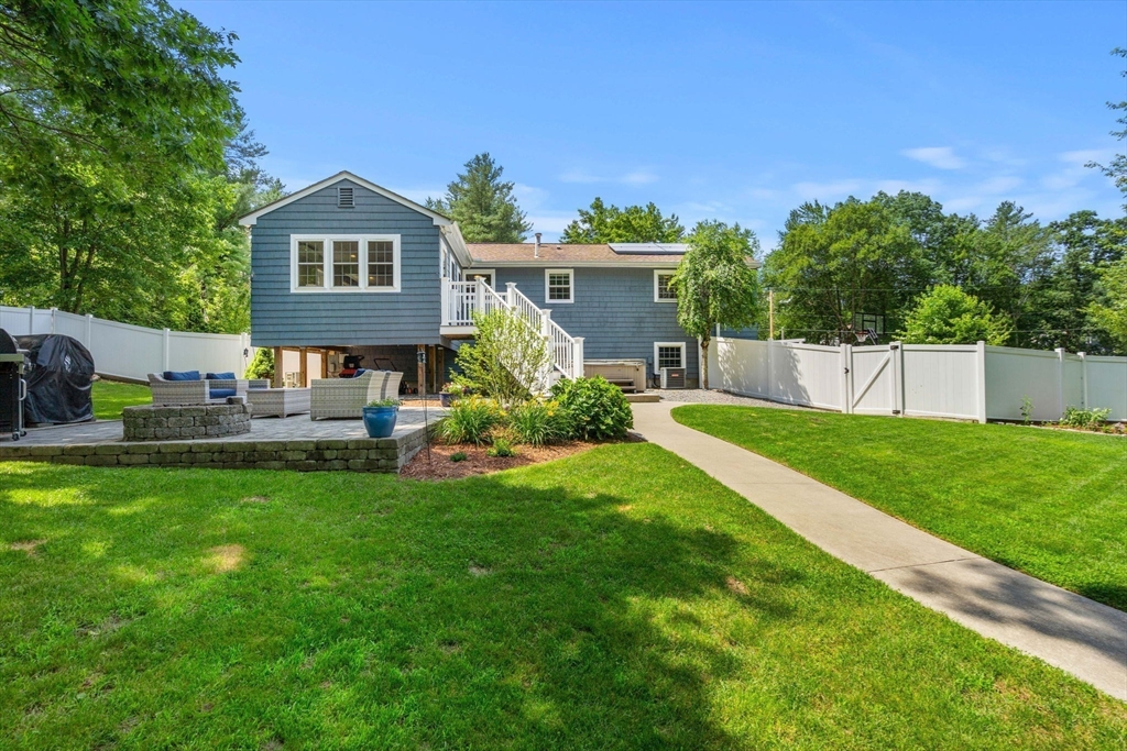 3 Redwood St