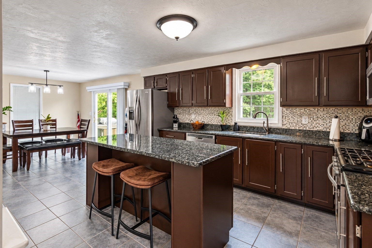 538 Pike Avenue, Attleboro, MA Photo #6