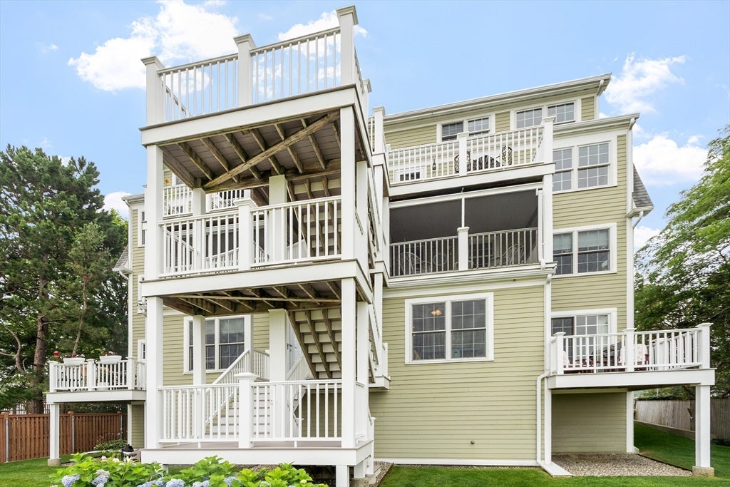 7 Essex Ave 1