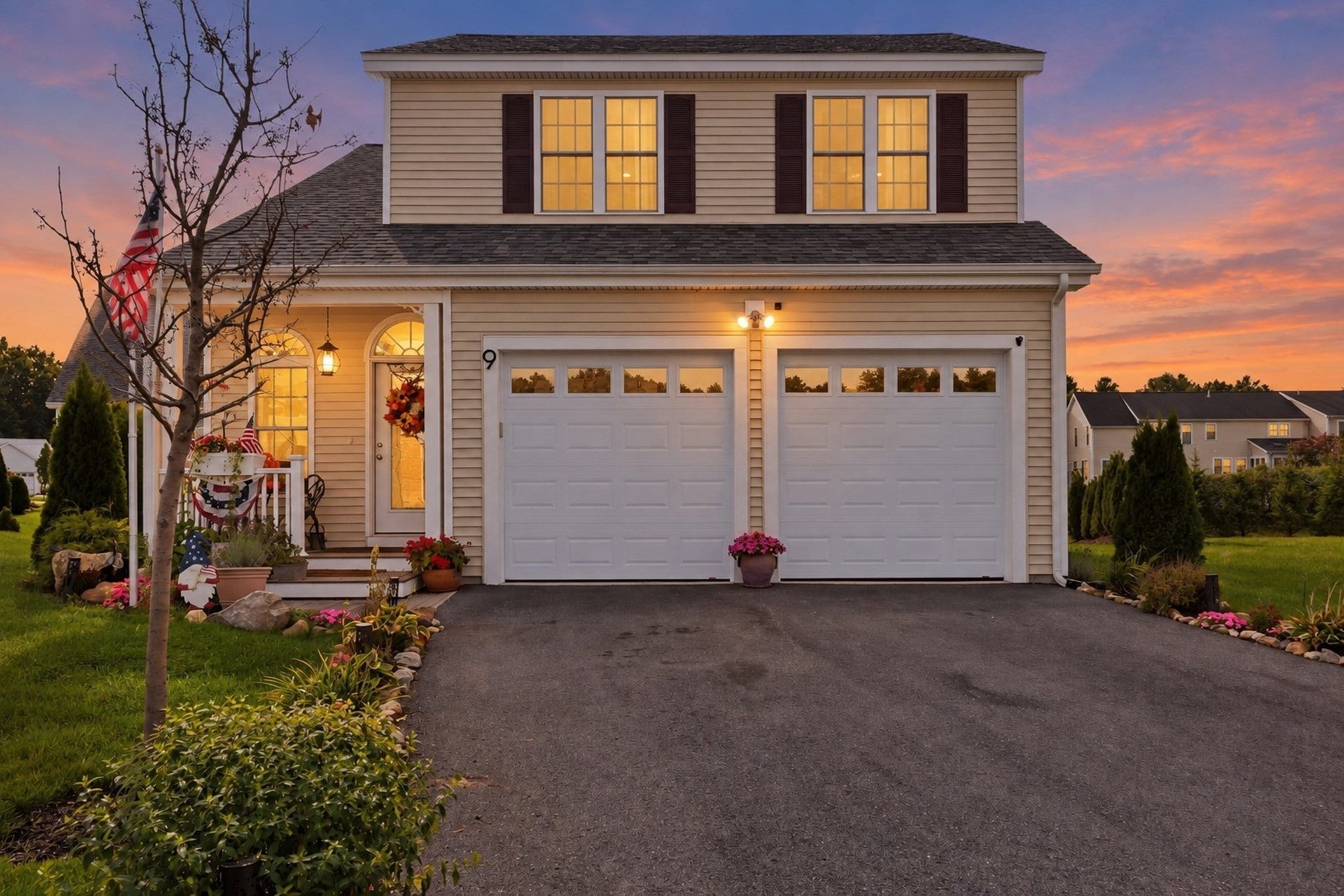 Photo of 9 Settlers Ln, Holden, MA