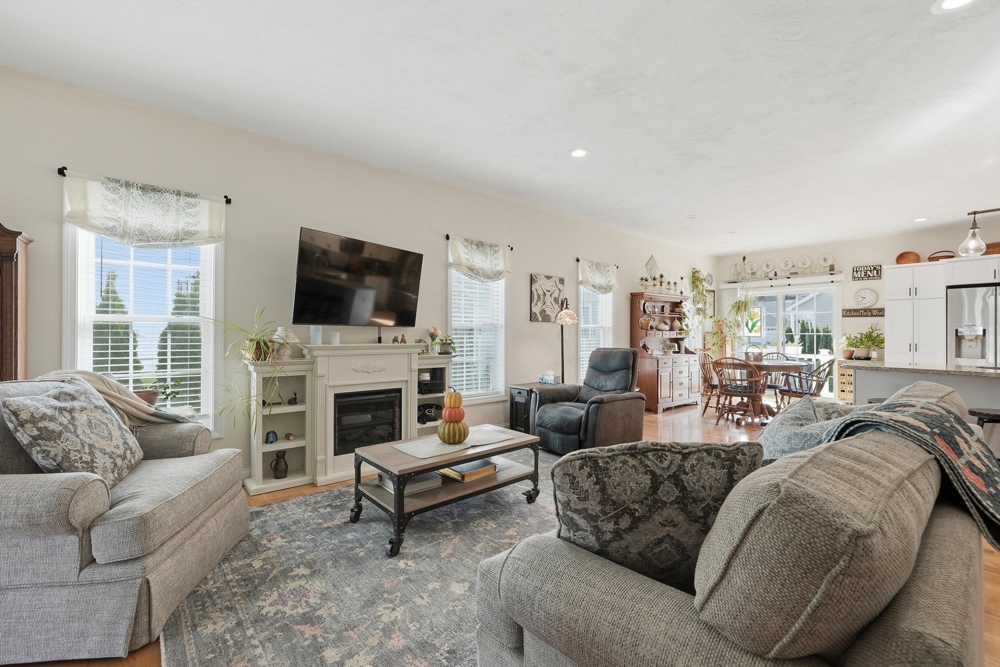 9 Settlers Ln #583, Holden, MA, 9 Settlers Ln #583, Holden, MA Photo #15