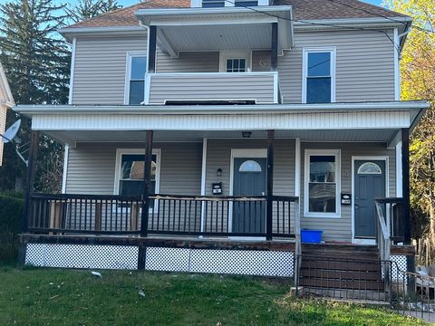 267-269 Sargeant St Holyoke MA 01040
