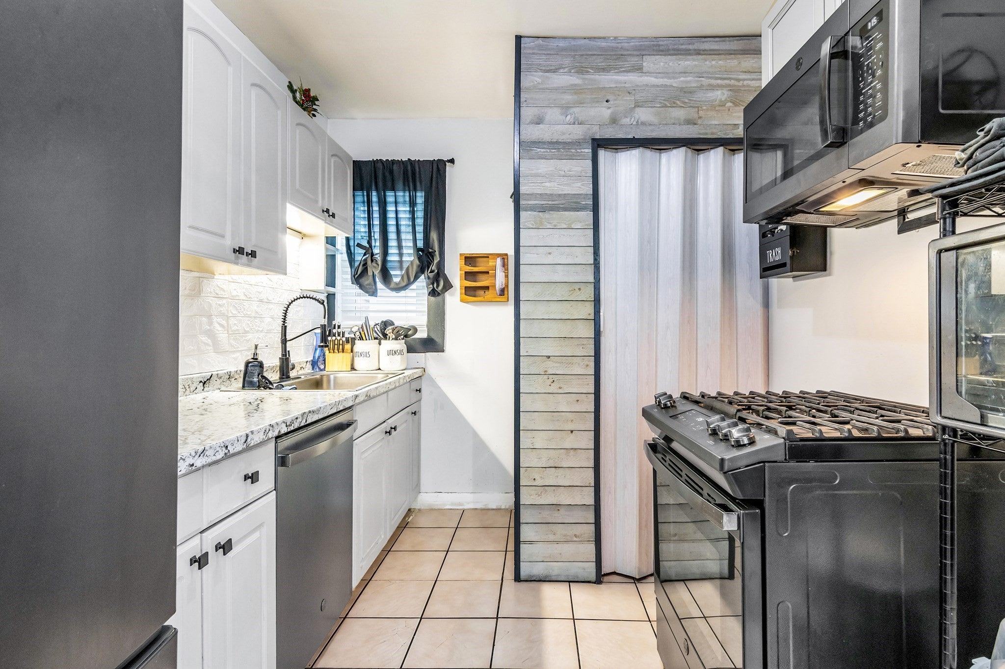 215 Ferry St, Lawrence, MA Photo #18