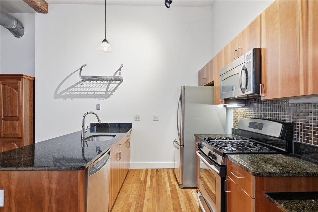 13-17 Willow Street #203, Lynn, MA Photo #8