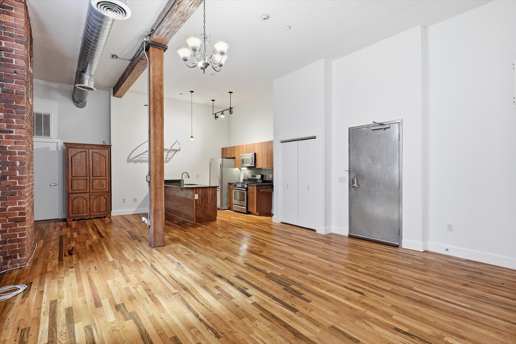 13-17 Willow Street #203, Lynn, MA Photo #11