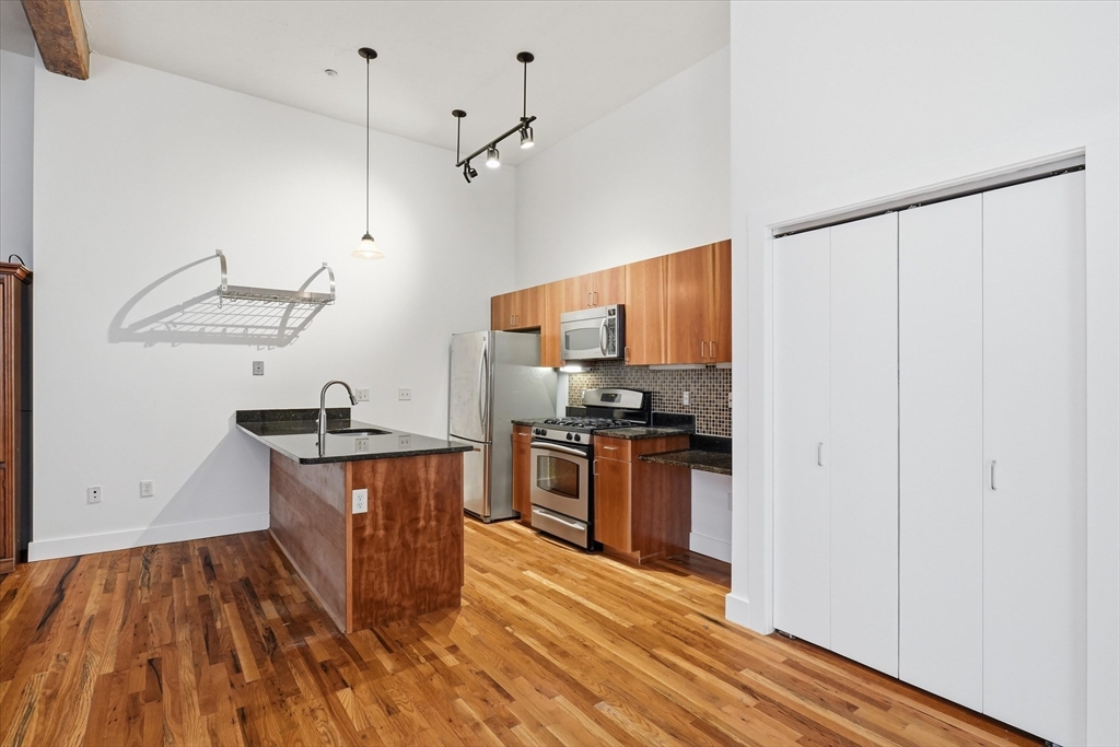 13-17 Willow Street #203, Lynn, MA Photo #17