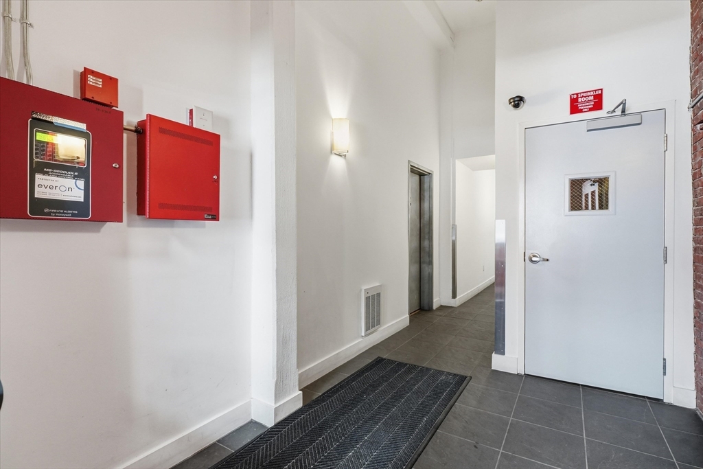 13-17 Willow Street #203, Lynn, MA Photo #18