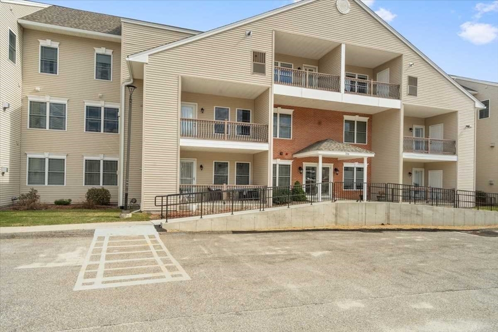 216 Reservoir St 304