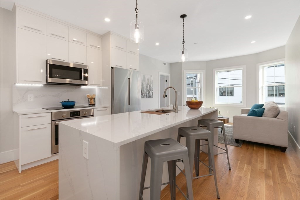 Click for 23 Berkshire St #2, Cambridge, MA slideshow