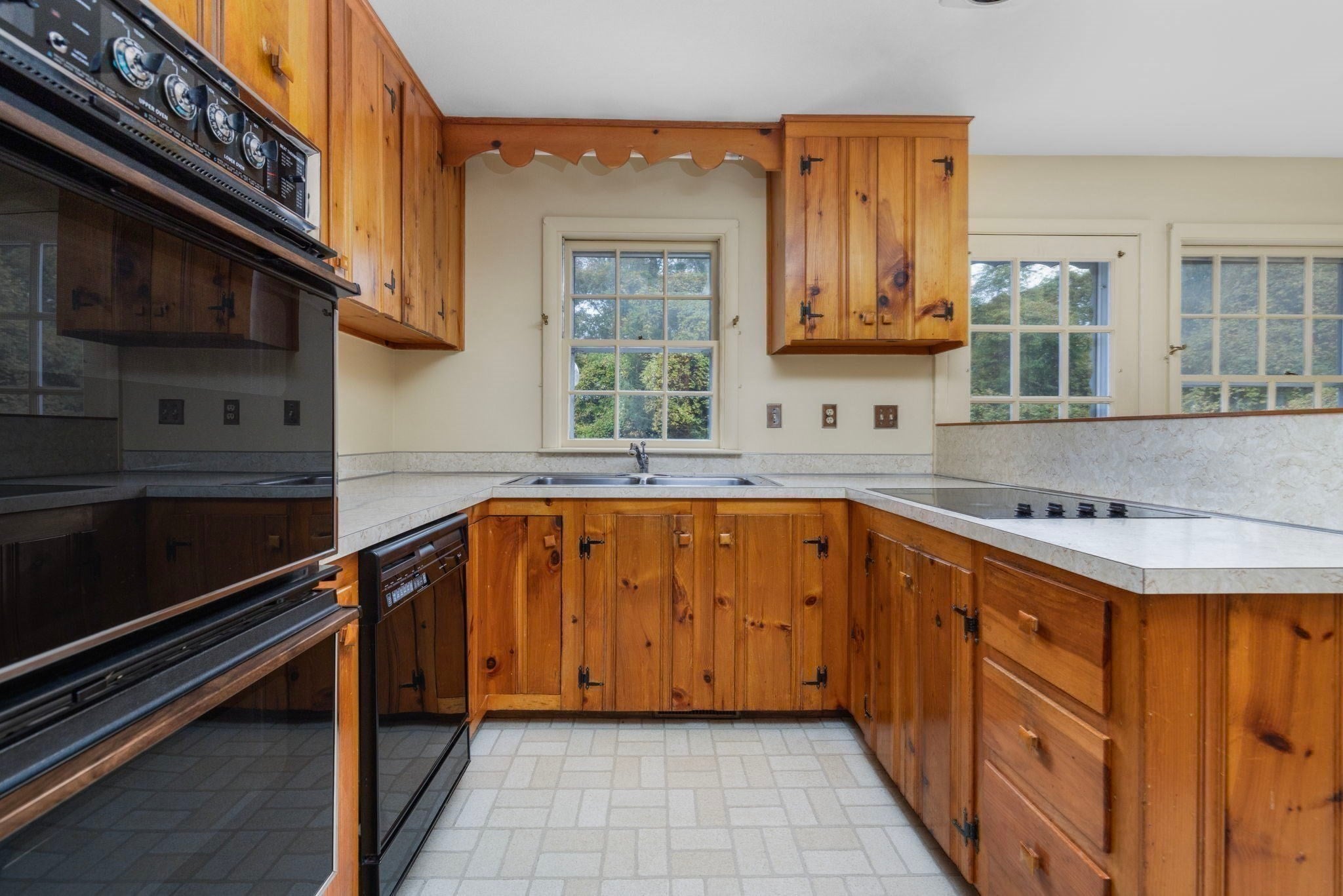 167 West Hawthorn Street, Dartmouth, MA, 167 West Hawthorn Street, Dartmouth, MA Photo #14