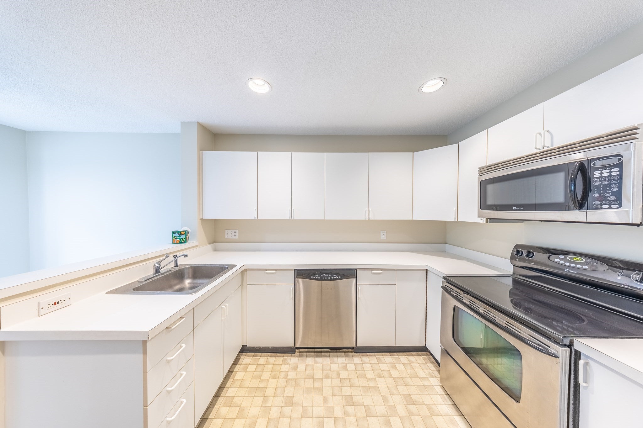 49 Bishops Forest Dr #49, Waltham, MA, 49 Bishops Forest Dr #49, Waltham, MA Photo #8