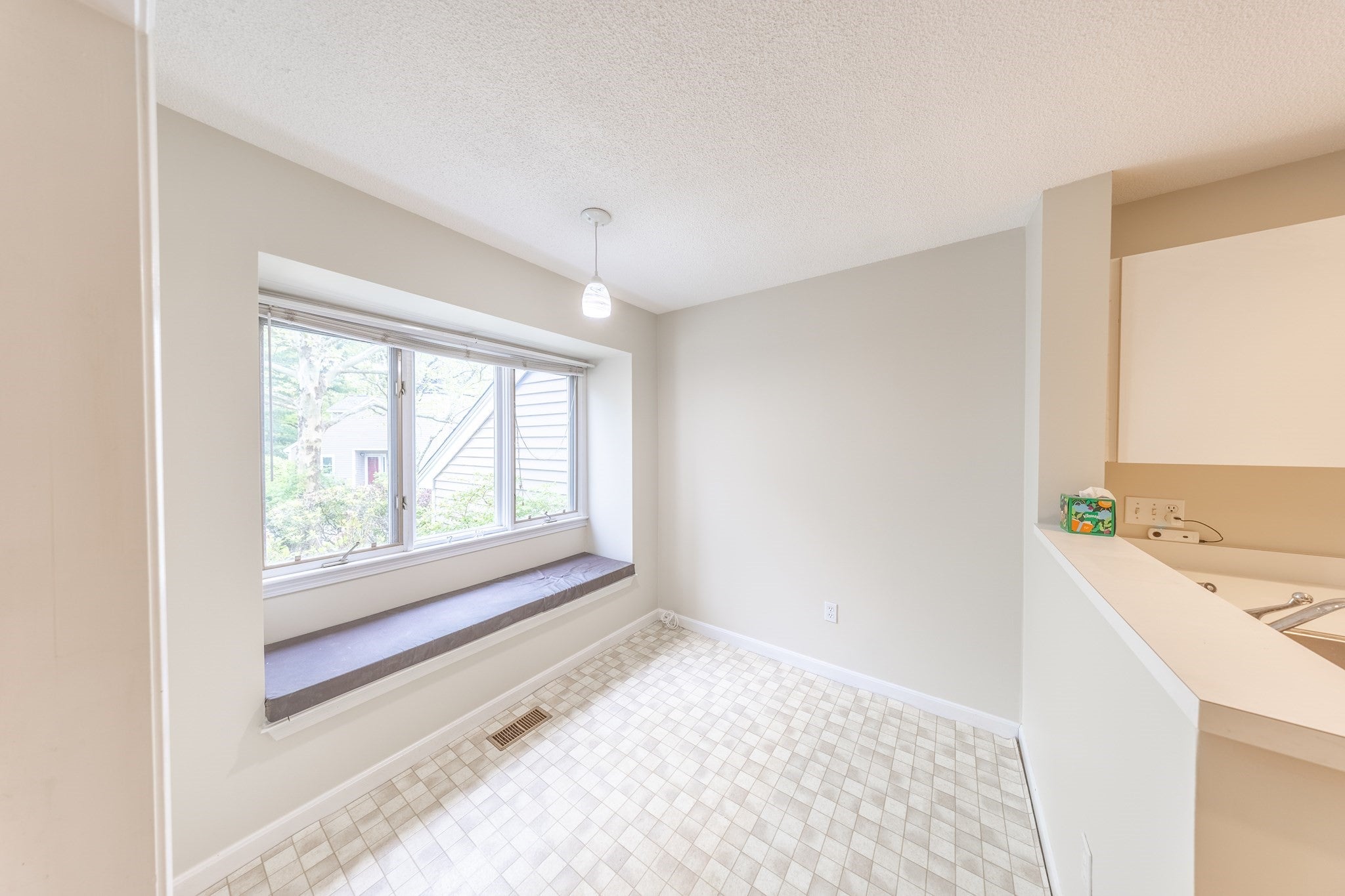 49 Bishops Forest Dr 49