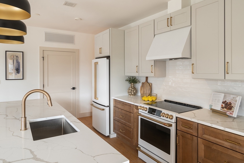 1025 Massachusetts Avenue 214