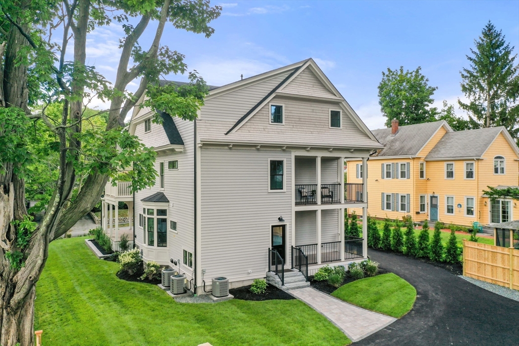 20 Lawrence St 3