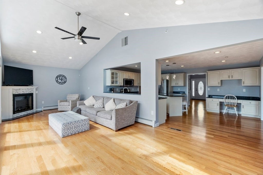 14 Lakeview Ave, Danvers, MA, 14 Lakeview Ave, Danvers, MA Photo #15