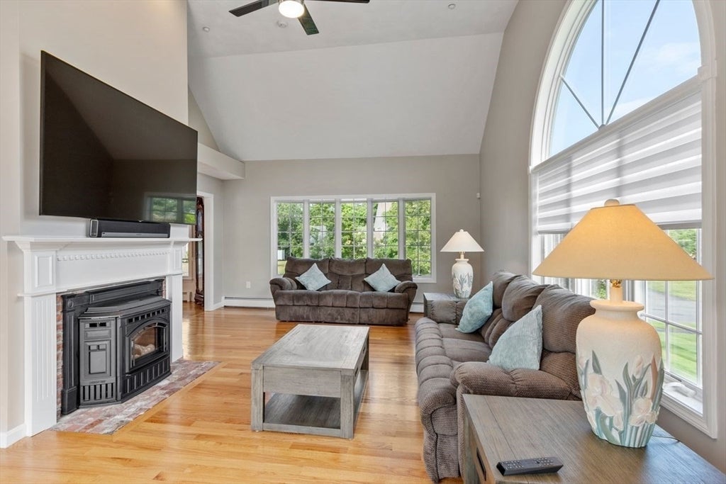 14 Lakeview Ave, Danvers, MA, 14 Lakeview Ave, Danvers, MA Photo #11