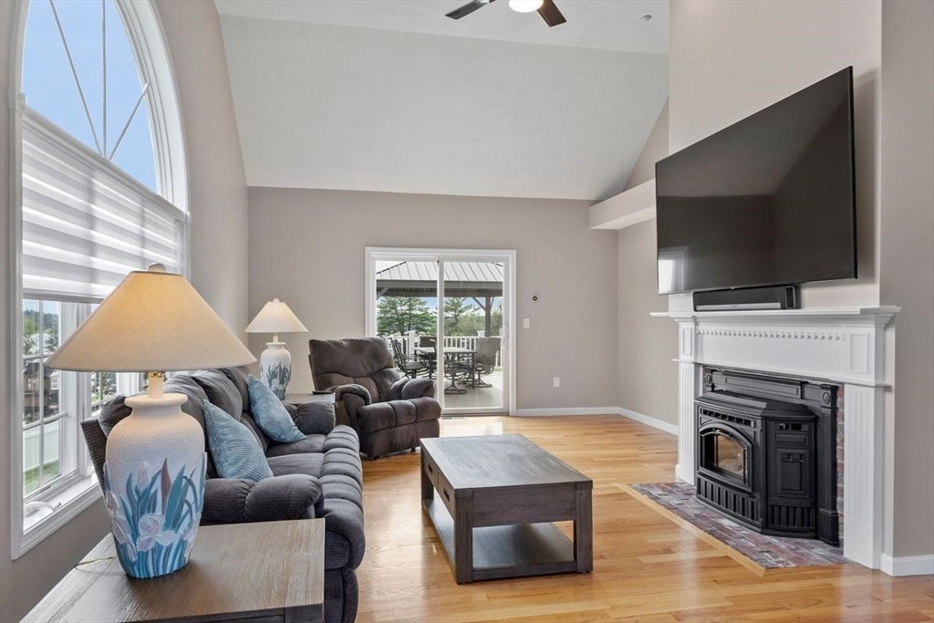 14 Lakeview Ave, Danvers, MA, 14 Lakeview Ave, Danvers, MA Photo #12