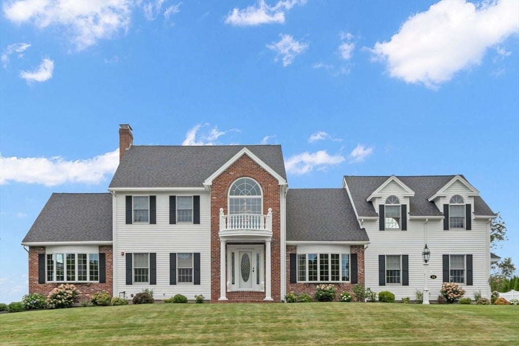 Photo: 14 Lakeview Ave, Danvers, MA