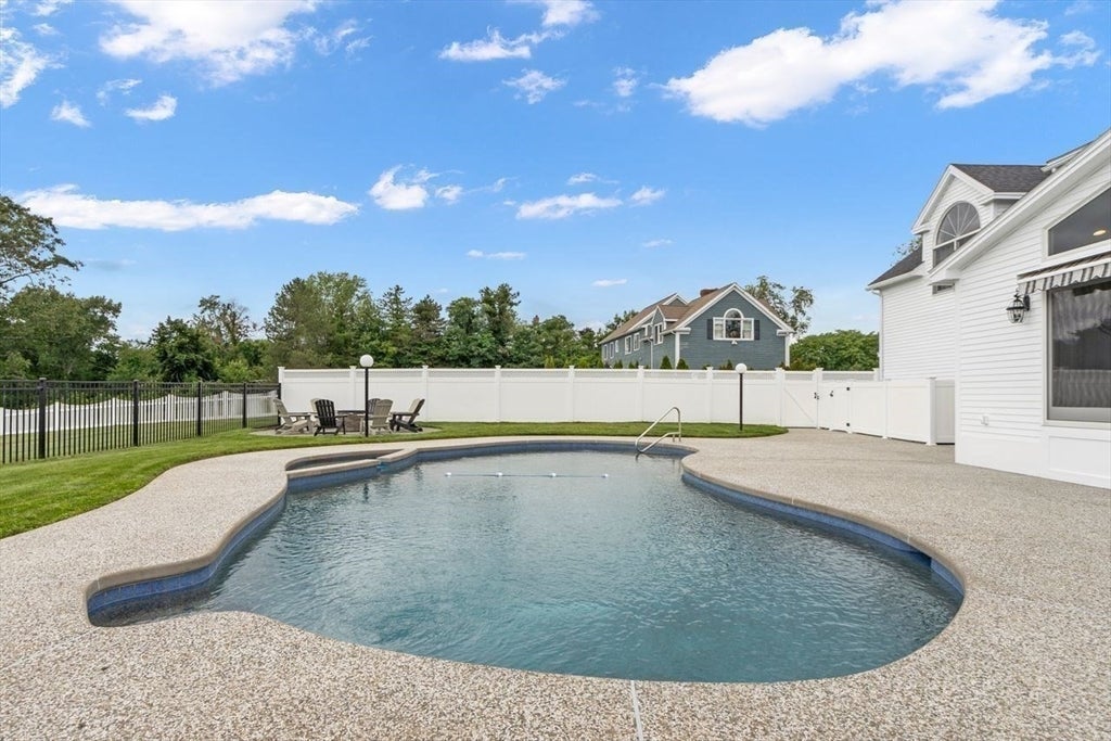 14 Lakeview Ave, Danvers, MA, 14 Lakeview Ave, Danvers, MA Photo #37