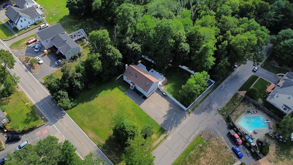 40 Poquanticut Ave, Easton, MA, 40 Poquanticut Ave, Easton, MA Photo #7