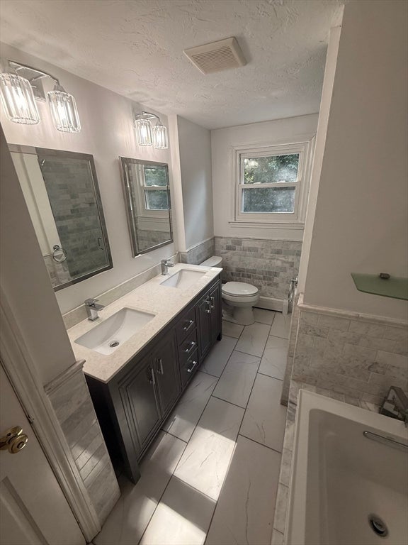 40 Poquanticut Ave, Easton, MA, 40 Poquanticut Ave, Easton, MA Photo #19