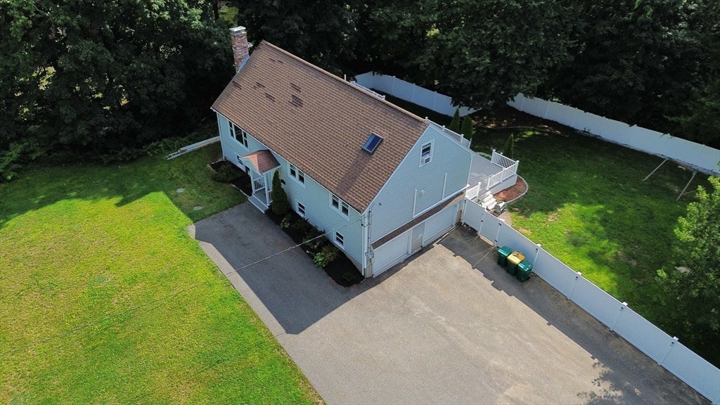 40 Poquanticut Ave, Easton, MA, 40 Poquanticut Ave, Easton, MA Photo #2